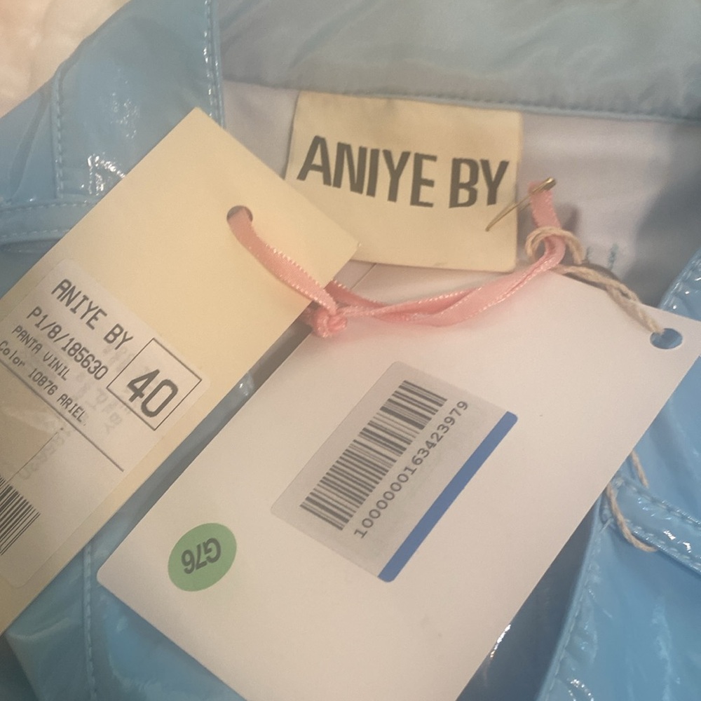 NWT light blue vinyl pants - Picture 5 of 6